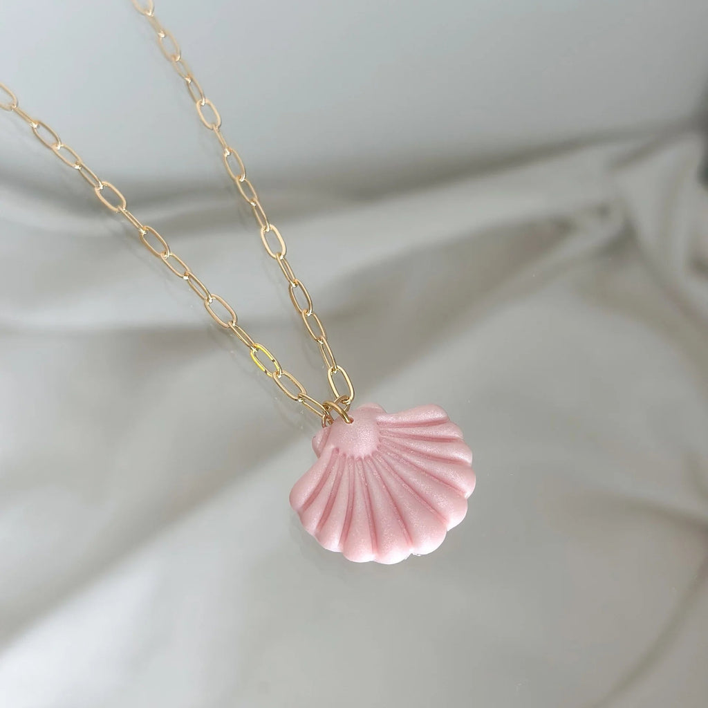 Anna Banana Shell Necklace | Pink